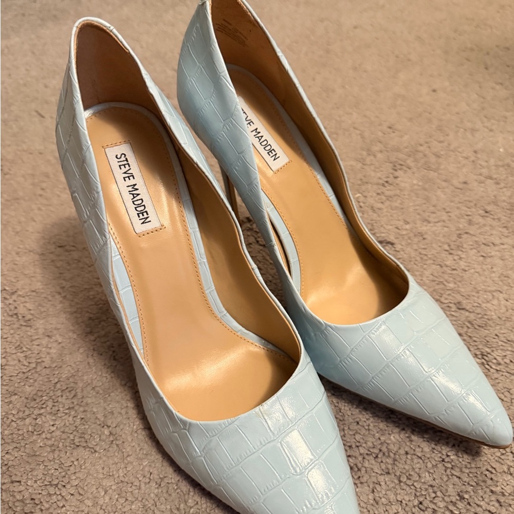 Steve Madden Sky Blue Embossed Heels